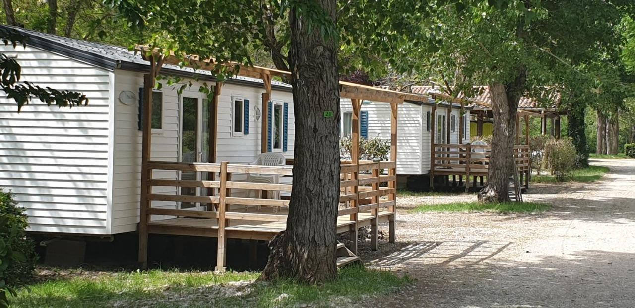 Camping Avec Piscine Et Riviere A Tournon Sur Rhone Ardeche Екстериор снимка